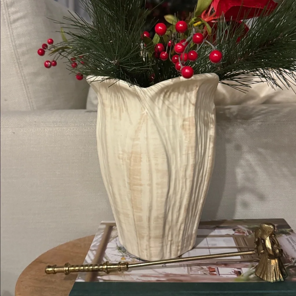 Vintage 90's Haeger Raised Leaf Pattern Tulip Vase 9